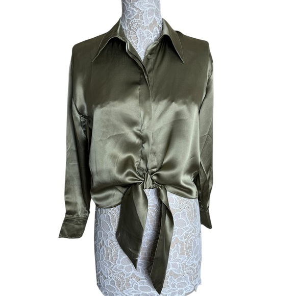 NWT Secret Mission Gem Top Sage Green 100% Silk size Small - Picture 2 of 8